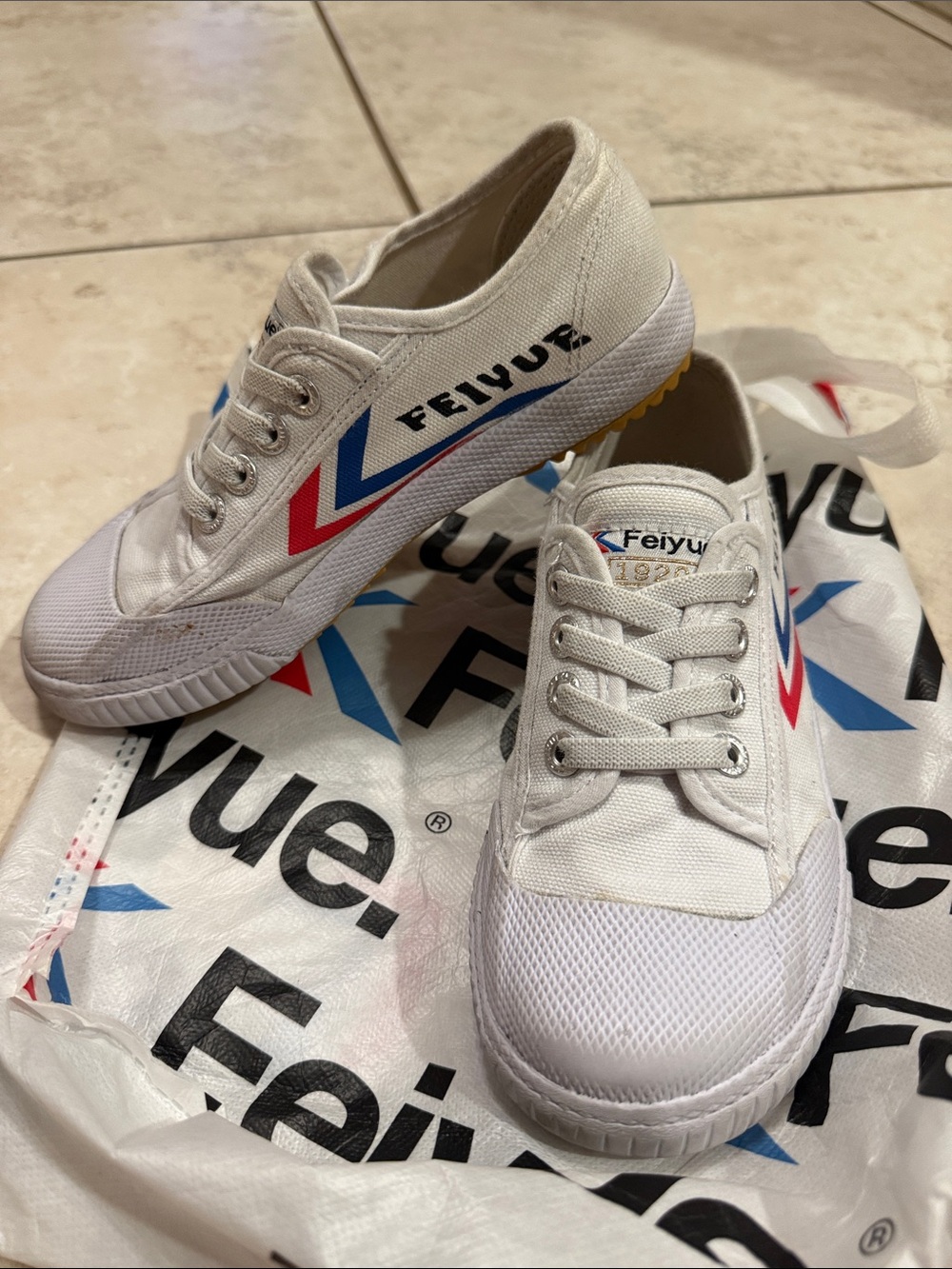 Feiyue Kids White Canvas Sneakers with Red & Blue Accents Size 1 - Picture 2 of 8